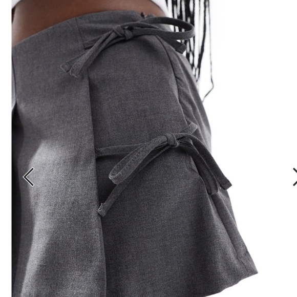 Asos Bershka bow front pleated tailored mini skirt in gray size M - Picture 2 of 6